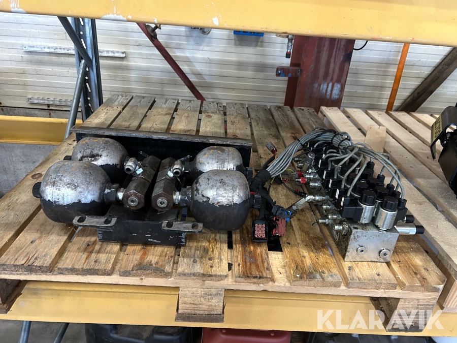 Ventilpaket med ackumulatorer ALS till John Deere 1510 E