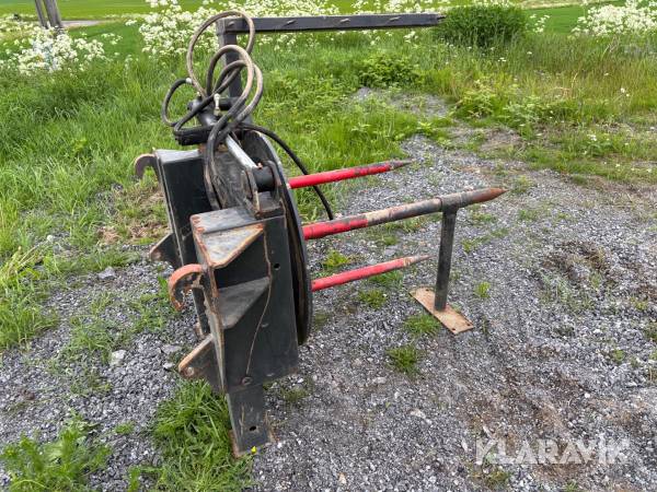 Rundbalsupprullare med eurofäste