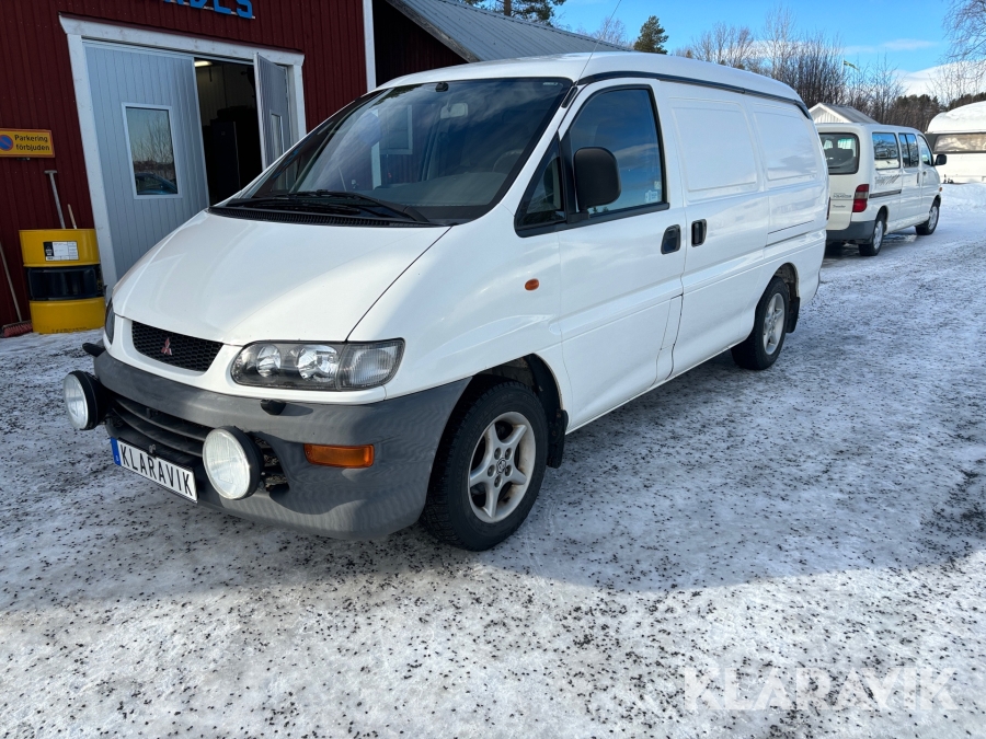 Skåpbil Mitsubishi L400 med verkstadsinredning