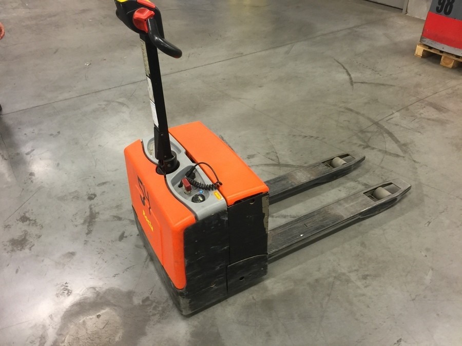 Låglyftande Ledtruck