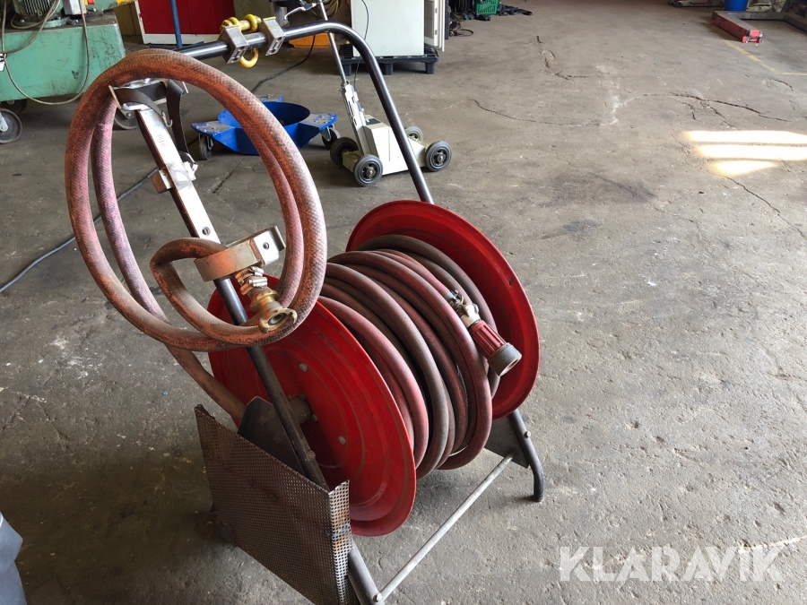 Slangvinda med brandslang  