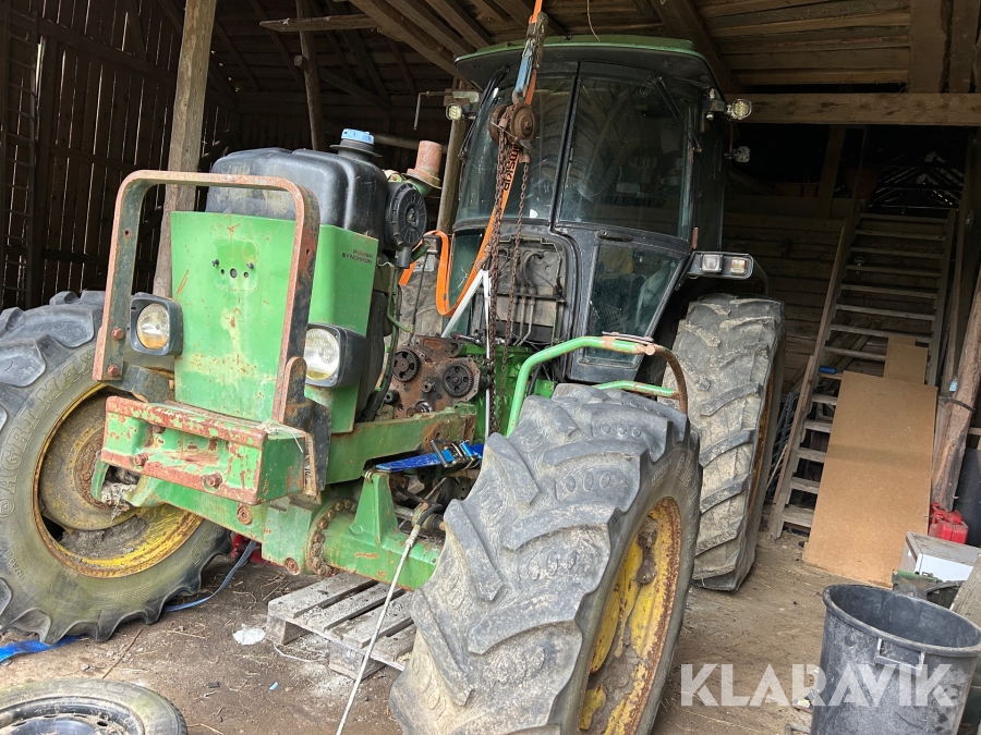 Traktor John Deere 3350