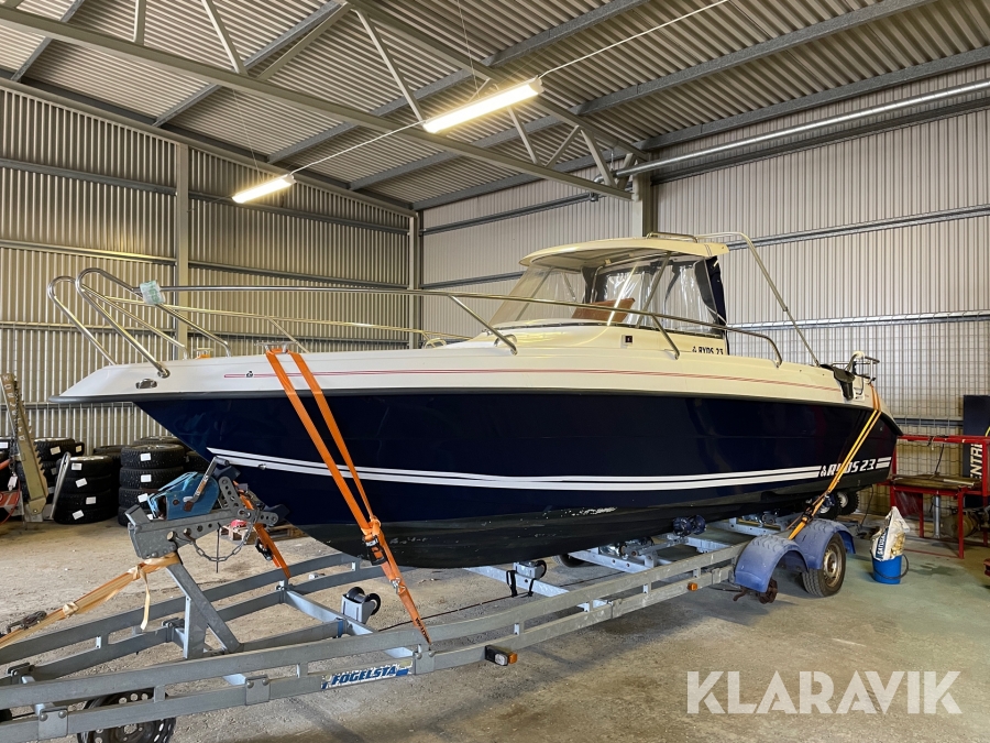 Båt Ryds 23 med akterkapell