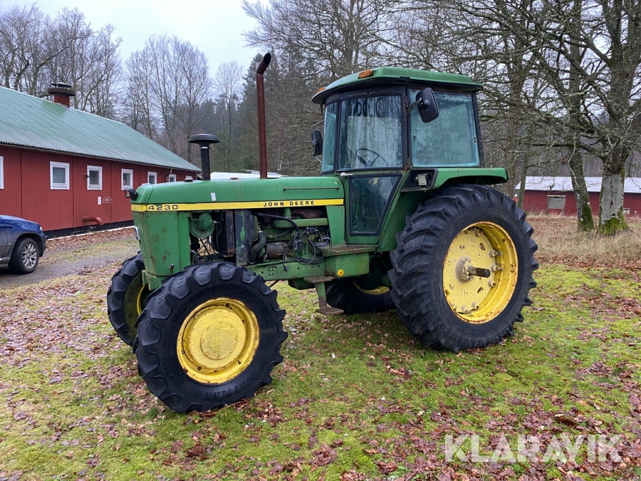 Traktor John Deere 4230 4WD