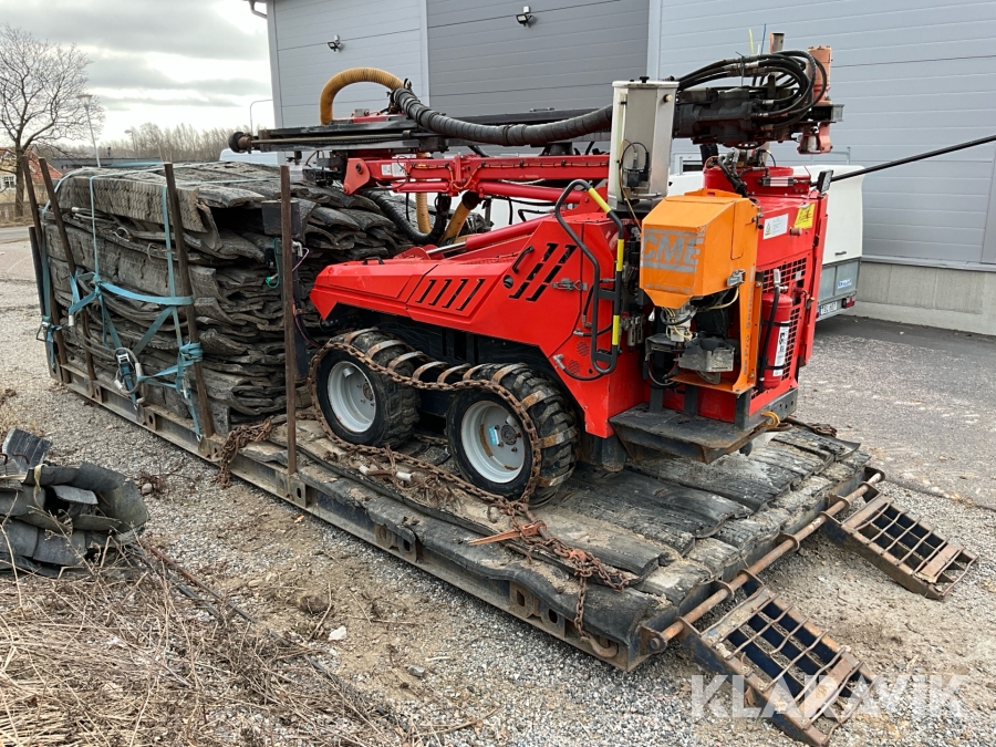 Borrigg Sandvik DC122R/Commando med växelflak och sprängmattor