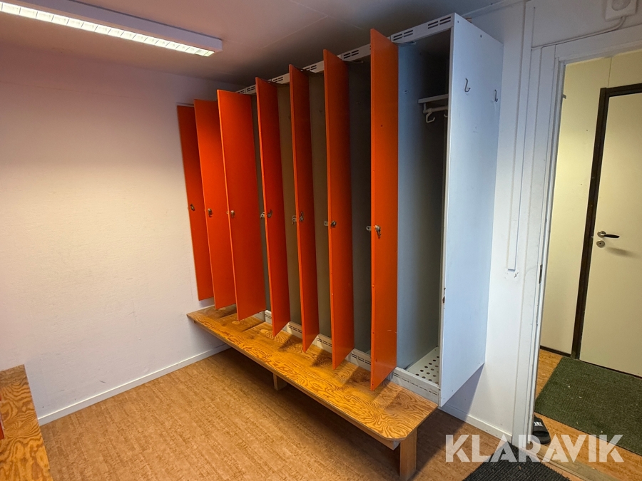 Omklädningsskåp Sonesson Inredningar 14 st skåp/dörrar