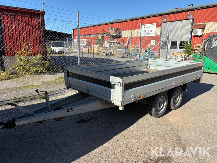 Personbilssläp Brenderup Thule H4