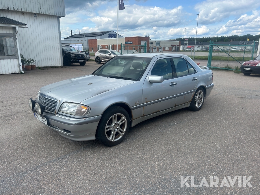 Mercedes-Benz C200