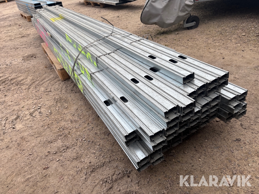 Stålreglar Knauf MR70-4000 - Totalt cirka 140st