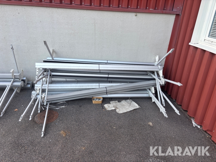 Markiser i olika storlekar ca 28 st