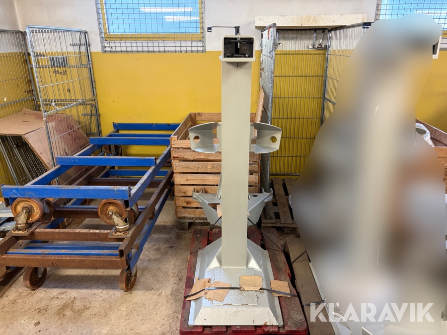 Stående vedklyv omonterad