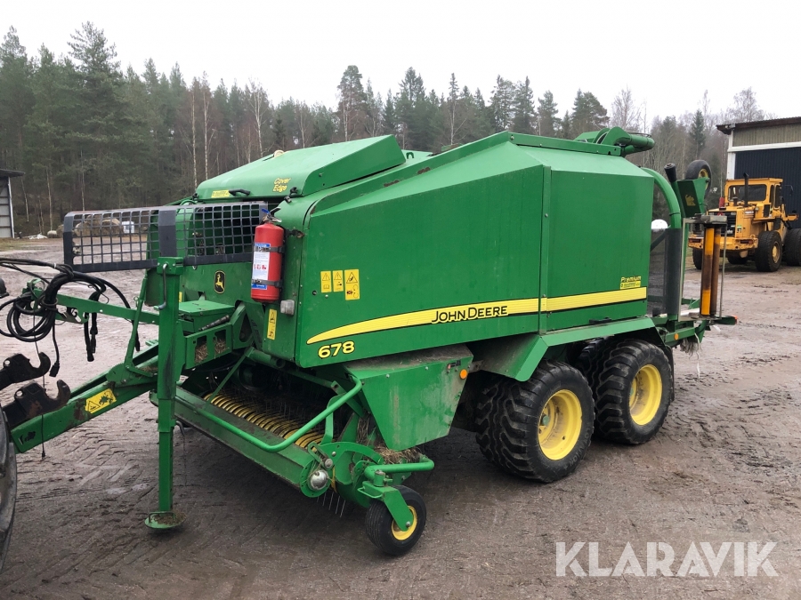 Rundbalspress John Deere 678