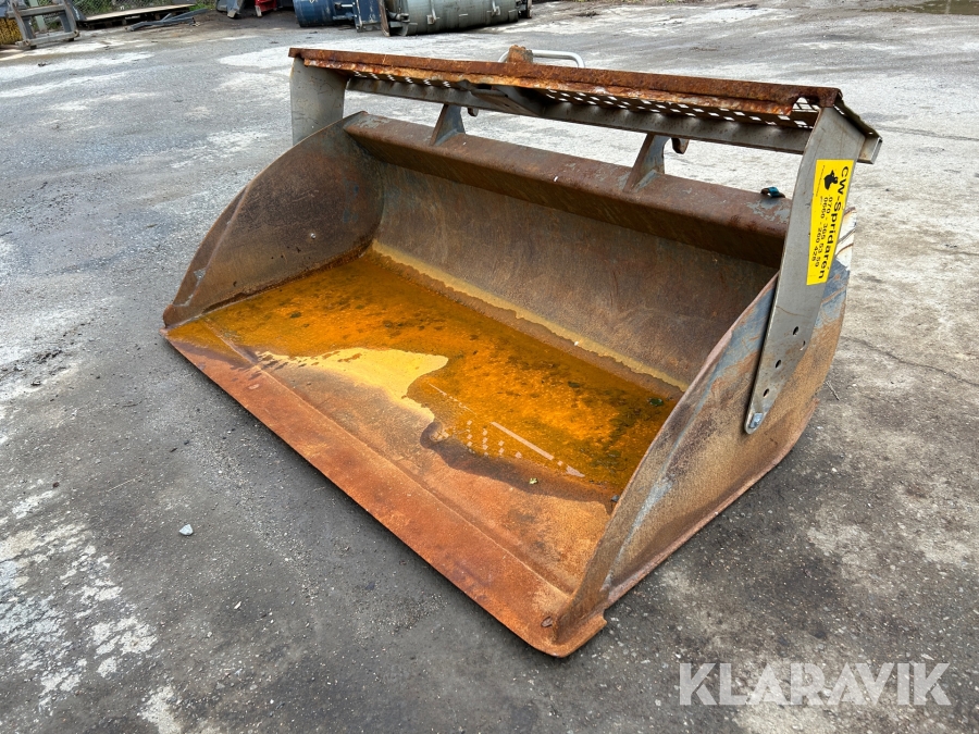 Skopa med sandspridare  