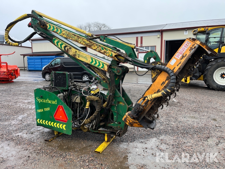 Släntklippare Spearhead Twiga 7000 med Ferri F15HE-klipphuvud