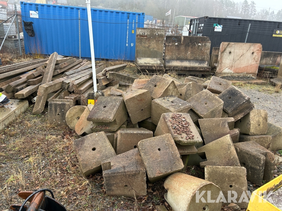 Betongplank / parkeringsavdelare