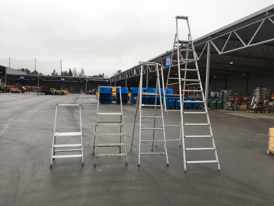 2 ST SÄKERHETSBOCKAR, PLATTFORMSTEGE, TRAPPSTEGE 