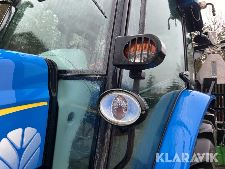 Traktor New Holland T5070 4WD, Skogsutrustad