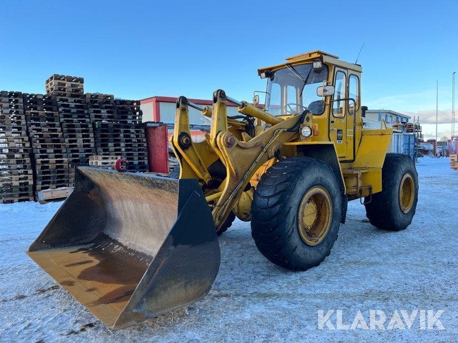Hjullastare Volvo BM LM846 med skopa och gafflar