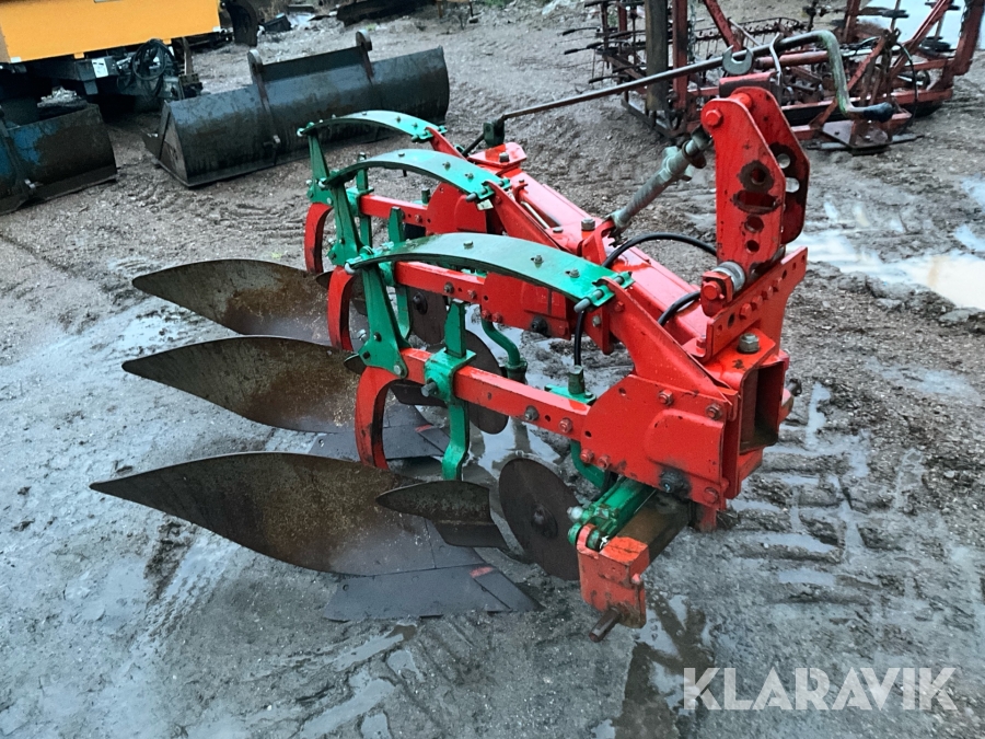 Treskärig plog Kverneland 85-8