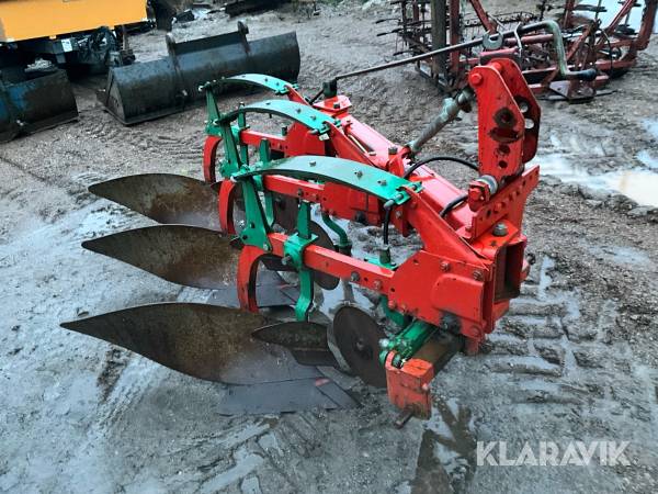 Treskärig plog Kverneland 85-8