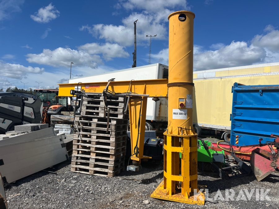 Pelarsvängkran Konecranes 3200 kg