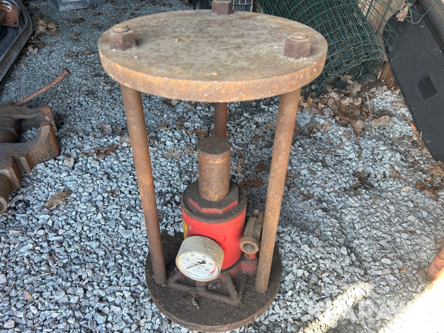 Hydralisk press Nike