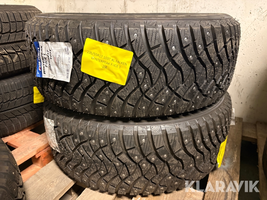 Däck Falken Winterpeak F-Ice 235/55R17 2st