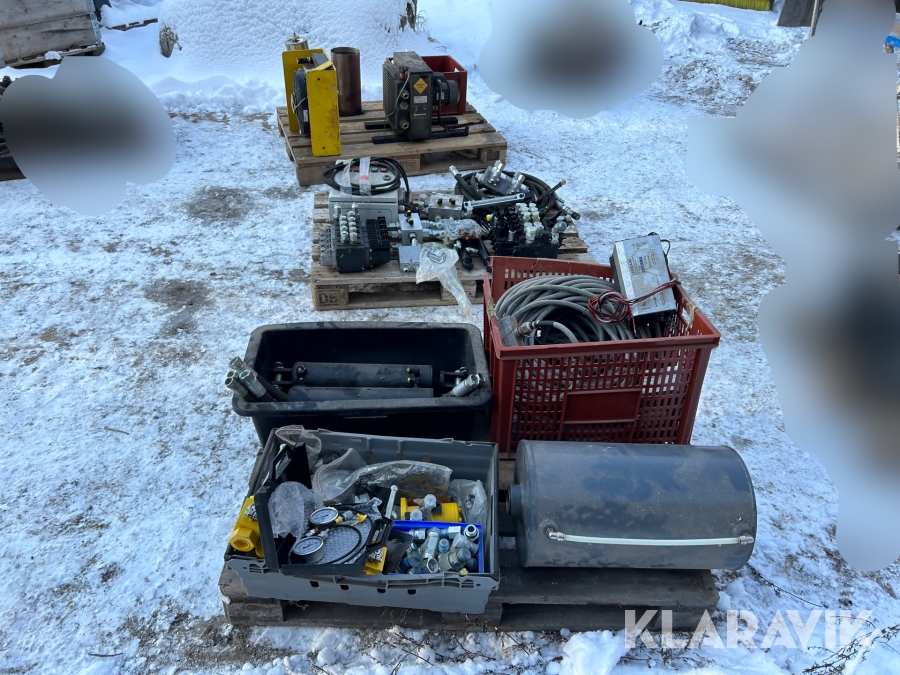 Parti med hydraulkomponenter 3 st pallar