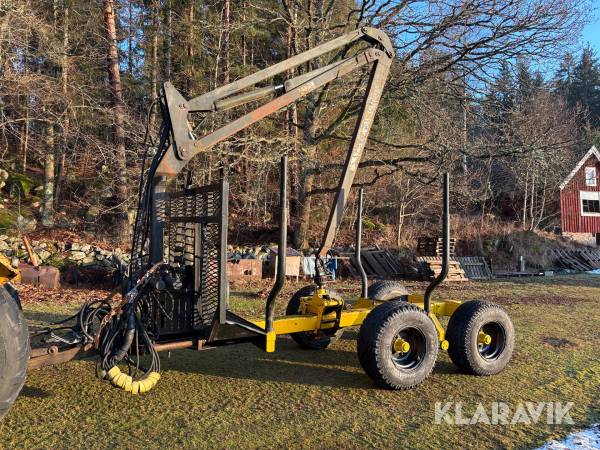 Huggarvagn Mowi 10 ton med kran 2855