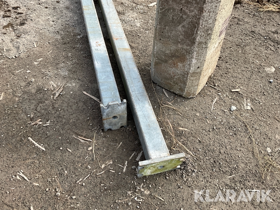 Betongfundament med stolpe 2st