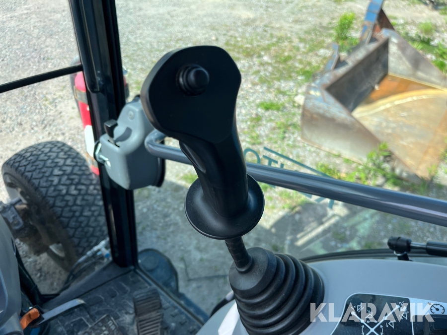 Traktor Massey Ferguson 1765 M