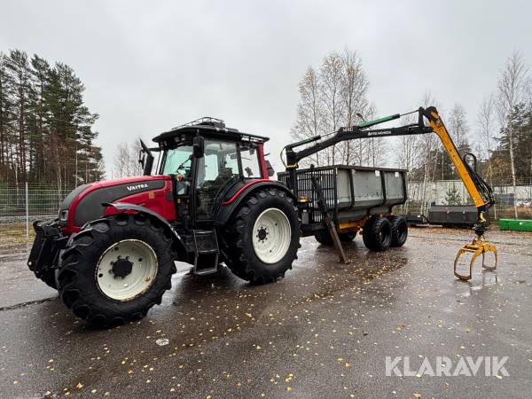 Traktor Valtra N121 och Huggarvagn Moheda 121 4WD /  kran 40M