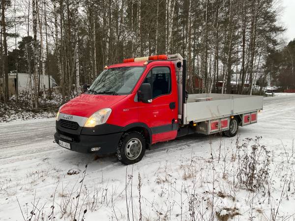 Iveco Daily med kran