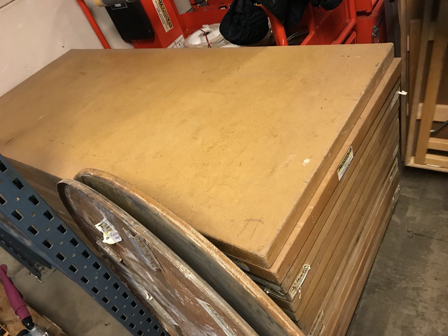 16st bord med fällbara ben 