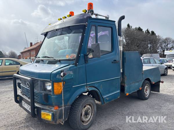 A-Traktor Mercedes-Benz 307