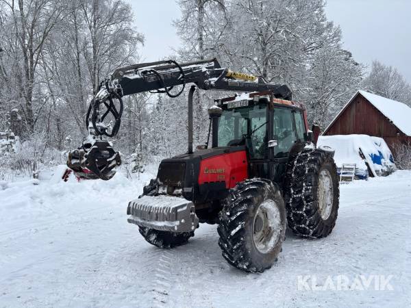 Traktor Valmet 6600 med kran och twintrac