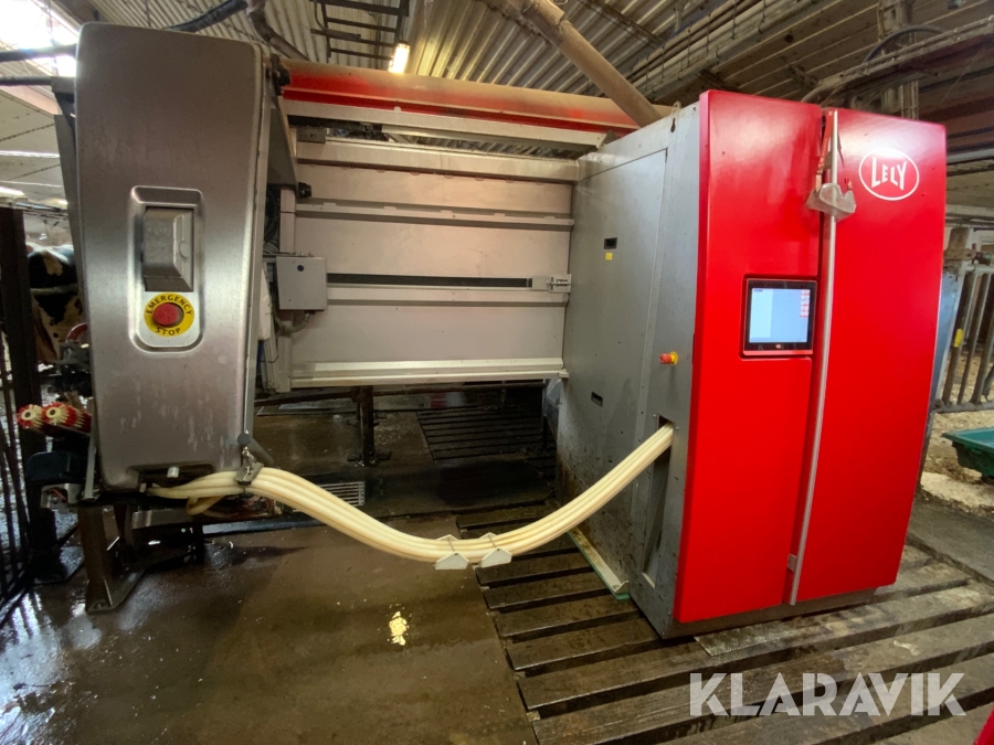 Komplett Mjölkanläggning Lely Astronaut A4 3st robotar 2st mjölktankar