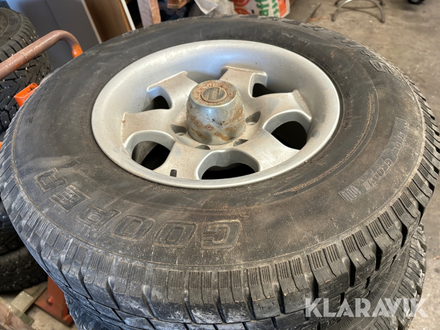 Däck Cooper 235/75R15 4 stycken