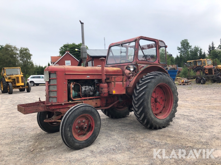 Traktor Volvo Bison 470 
