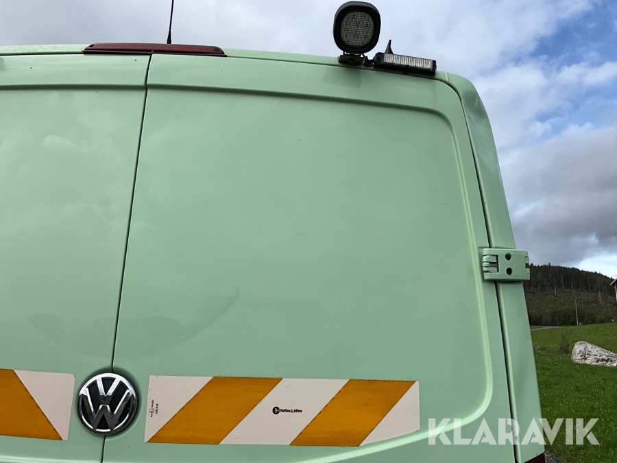 Lastbil Volkswagen Crafter 50 MR med vattentank och spolutrustning