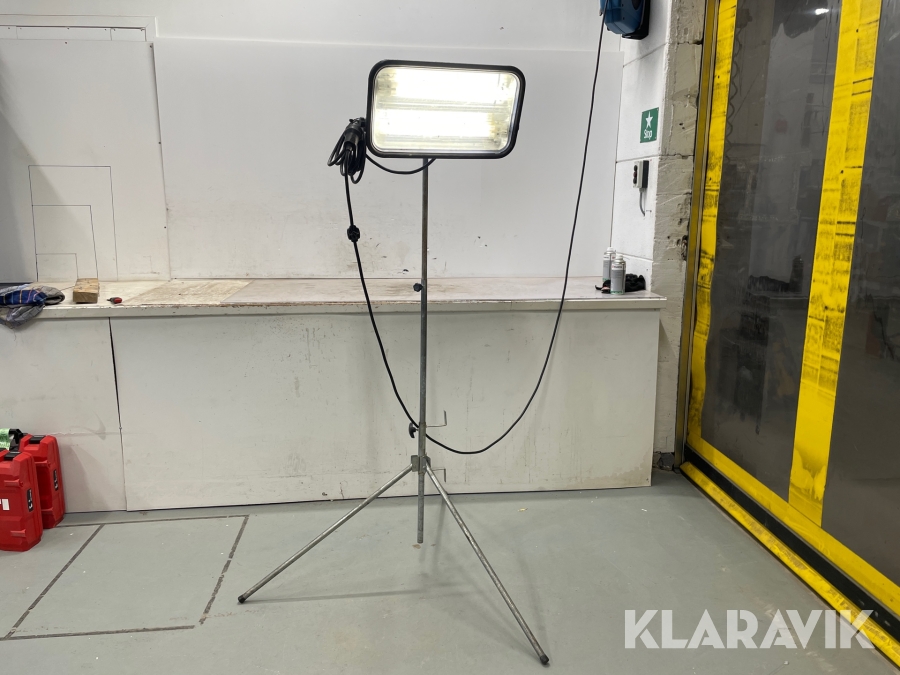 Lampa med ställning.