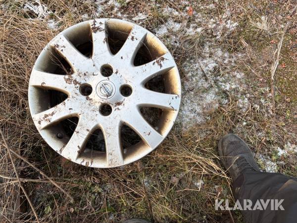 Fälgar och däck Nissan