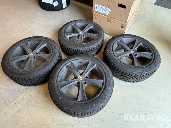 Däck 215/55R18 med fälg Michelin X-North 4 DUBB till lätt lastbil 4st