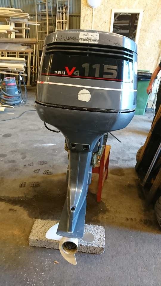 Båtmotor Yamaha V4 115