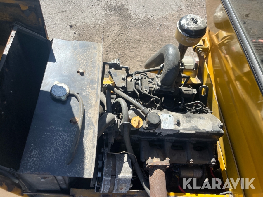 Redskapsbärare Howard Turf Blazer 727 Diesel 4x4