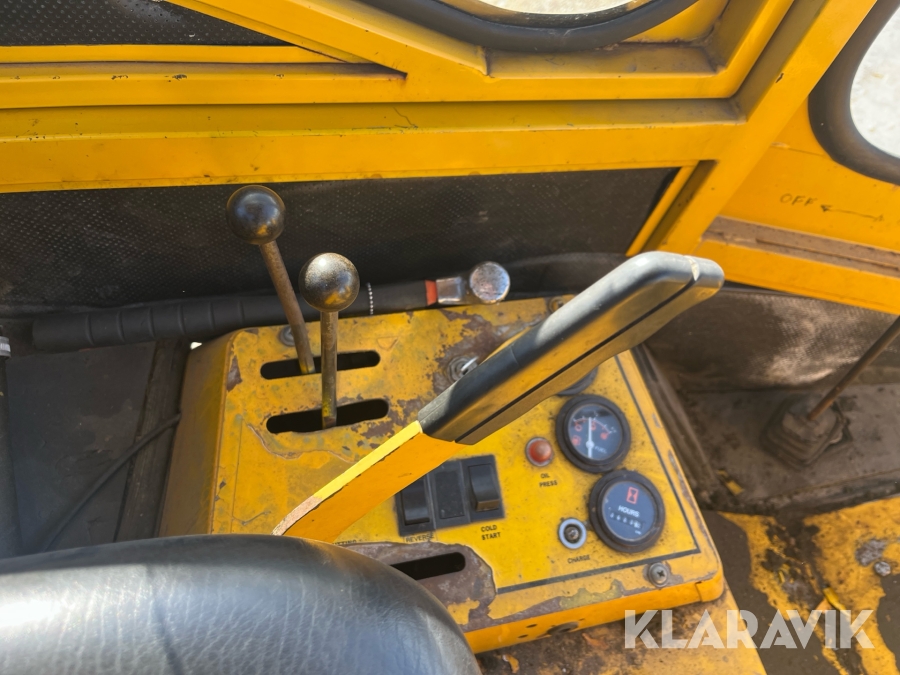 Redskapsbärare Howard Turf Blazer 727 Diesel 4x4