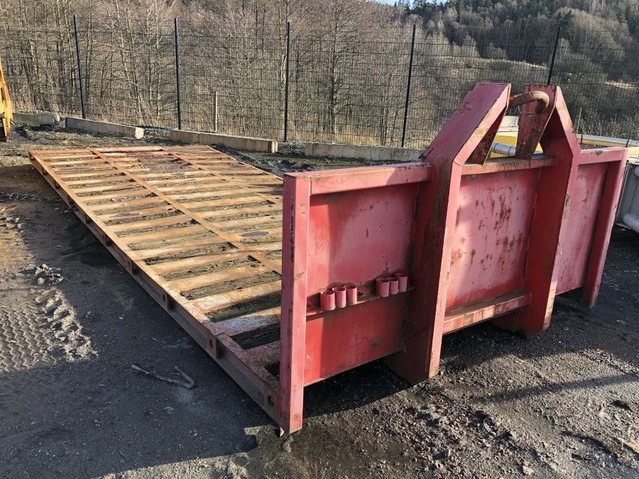 Lågbyggt maskinflak 6 m långt