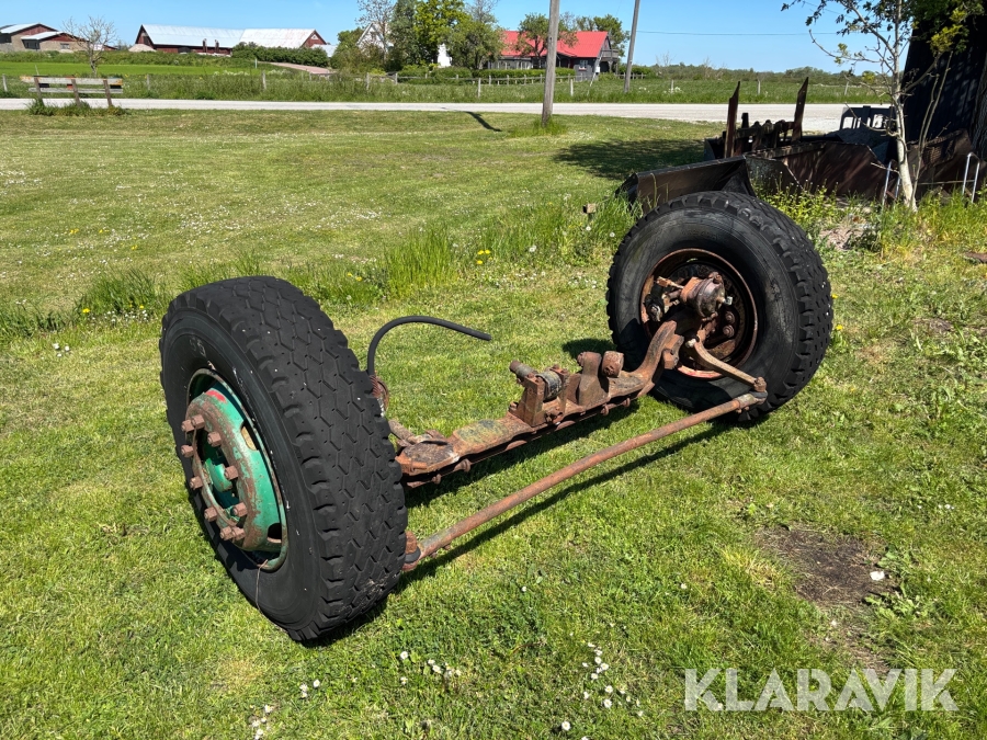 Hjulaxel med däck 11R22.5