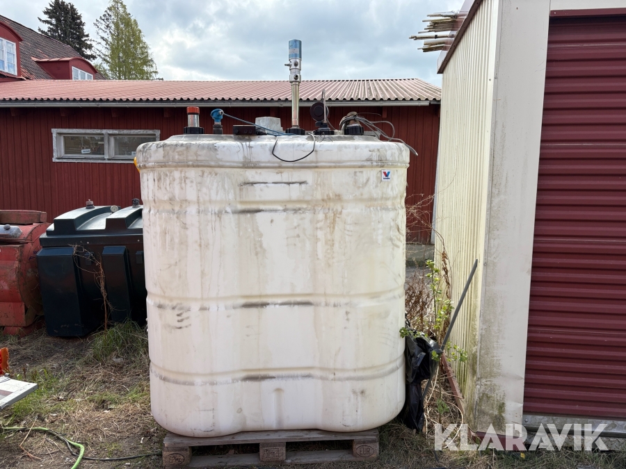 Färskoljetank dubbelmantlad Kingspan 1500 liter