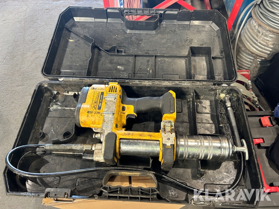 Fettspruta Dewalt DCGG571 7001034